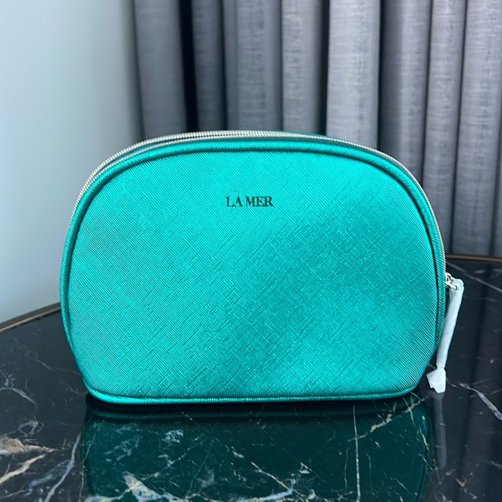 NEW La Mer Skincare Teal Green Shiny Makeup Bag or Cosmetics Case - Picture 1 of 5
